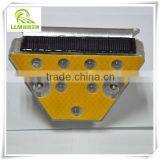 Original Design Solar Road Delineator Post Guardrail for Traffic Safety thumbnail-1