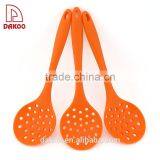 High Temperature Resistant Long Handle Silicone Colander thumbnail-1