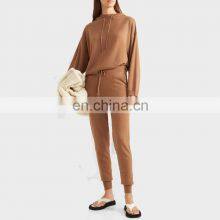 Женский спортивный костюм из cashmere для активного отдыха на открытом воздухе с капюшоном thumbnail-3