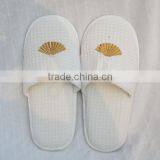 ( Quali Factory ) Expensive Hotel Slippers With Embroidery Logo thumbnail-1