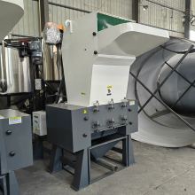 Model 800 Plastic Crusher Machine thumbnail-1