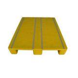 Closed deck stackable rack able plastic pallet