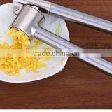 High Quality Food Grade Garlic Press Stainless Steel thumbnail-5