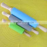 Silicone Used Pizza Dough Roller or Chapati Rolling Pin with plastic handle