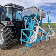 300L Pneumatic Seeder for Grass Seeds of Clover and Alfalfa thumbnail-2