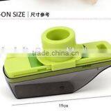 Cy284 Multifunction Kitchen Vegetable Tool Plastic Garlic Press Grater With Storage for Garlic Ginger thumbnail-6