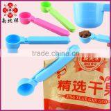 Colored Plastic Food Bag Sealing Clips thumbnail-1