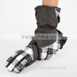 Battery Operated Rechargeable 7.4V Lithium CE/ROHS Durable Windproof Warm Waterproof Heated/heating Glove thumbnail-1