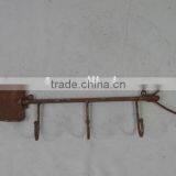 Rustic Outdoor Metal Spade Hook for Garden Decor