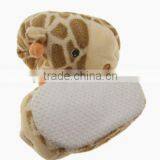 Cheap Plush Indoor Giraffe Shape Warm Winter Slippers and Shoes for Kids / OEM Factory With ICTI Audit Kids Shoes thumbnail-2