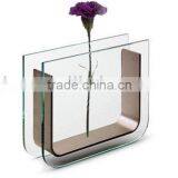 Acrylic vase with fashionable design