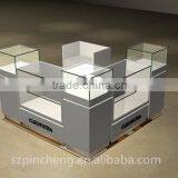 Mobile Phone Store Interior Design With Small Acrylic Case thumbnail-6