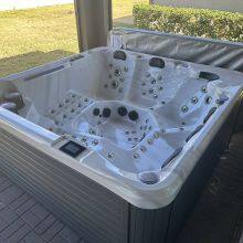 JOYEE OEM Luxury 133 Massage Jets Cheap Price Family Party Massage Spa Hot Tub For Outdoor thumbnail-3