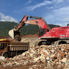 All Kinds of Mining Machinery and Wide-Body Mining Trucks, Mining Dump Truck, Excavator thumbnail-1