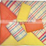 Duster Towel With Solid Color thumbnail-1