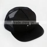Promotional Wholesale Flat Bill Custom Woven Logo Snapback Mesh Trucker Hats thumbnail-2