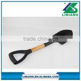 High Quality Iron Wood Handle Shovel thumbnail-1