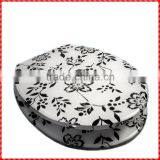 Simple Flower Design Resin Custom Toilet Seat Brands thumbnail-1