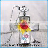 Natural Dried Flower Glass Locket Pendant Necklace for Women thumbnail-6