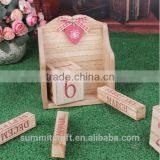 Pink Wooden Perpetual Calendar Desk Calendar 2017 thumbnail-4