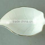 2016 Hot Sale Gold Edge Leaf-shaped Restaurant White Ceramic Dish for Wholesale thumbnail-2