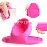 Creative Microwave Oven Mitt Silicone Hand Clip Kitchen Insulated Glove thumbnail-2