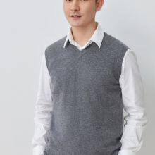 Men's Wool Cashmere Solid V-Neck Sleeveless Pullover Sweater Sale thumbnail-2