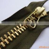 metal zipper clip