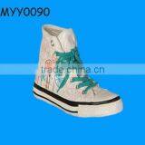 Decorative Shoe Pottery Coin Saving Bank thumbnail-1