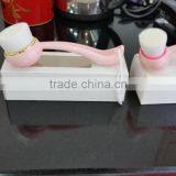 China Manufacturer Good Quality Face Cleaning Brush thumbnail-1