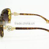 Wholesale Price Fashion Women Sunglasses With Flower Shaped Diamond thumbnail-4