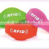 Wholesales Custom Embossed/imprinted Logo Silicon Wristband / Silicone Bracelet / Rubber Bracelet thumbnail-1