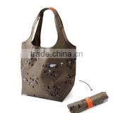 thin but strong foldable shopping bag with snap closure