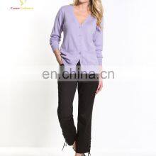 Женская вязаная на станке фиолетовая кардиган-кофта с пуговицами и V-образным вырезом thumbnail-3