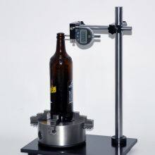 Тестировочный прибор для измерения отклонения вертикальности бутылки