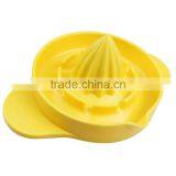 High Quality Manual Plastic Lemon Squeezer With Scale thumbnail-2