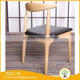 Solid Wooden Windsor Chair Modern Classic Ox Chair Stackable Wooden Dining Chair