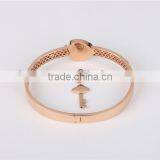 2015 Hot Selling Lock and Key 18K Yellow or Rose Gold Bangle With Diamond For Lover thumbnail-3