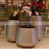 Modern Fiberglass Flowerpot thumbnail-1