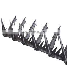 XINHAI Hot Dipped Galvanized Razor Barbed Wire Anti Climb Wall Spikes thumbnail-4
