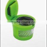 Manual Kitchen Garlic Press thumbnail-1