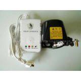 Home gas leak detector with mechanical valve