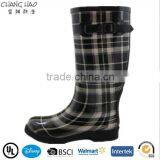 (CH.W036) Black and White Grid Selling Rubber Rain Boot for Women