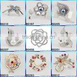 Cheap Fashion Jewelry Pearl And Rhinestone Brooch Flower Shape Brooches Pins For Women B0174 thumbnail-3