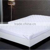 Hot sell white 100% cotton quilted plain mattress cover and protector