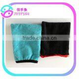 Comfortable Microfiber Face Cleaning Glove thumbnail-5