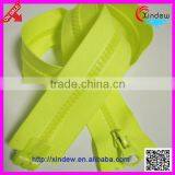 Single Hand Magnet Zipper thumbnail-1
