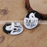 Resin Cameo Embellishments Unicorn Black & White Oval Pattern thumbnail-3