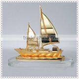 Cheap Hotsell Golden Sailing Crystal Model For Birthday Gifts thumbnail-2