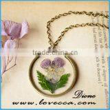 Charming Jewelry Styles Round Shape Real Dried Flower Pendant Necklace thumbnail-1